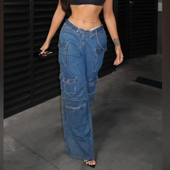 Fashion Nova Dark Denim Cargo Jeans Tall girl friendly - Picture 4 of 6